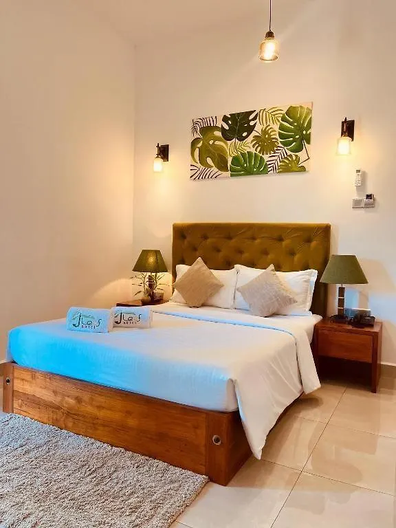 Blue Bird Hotels Negombo