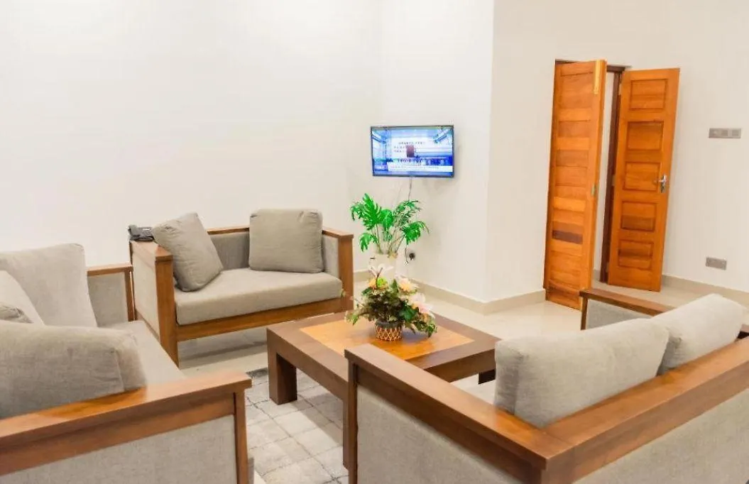 Blue Bird Hotels Negombo 3*,
